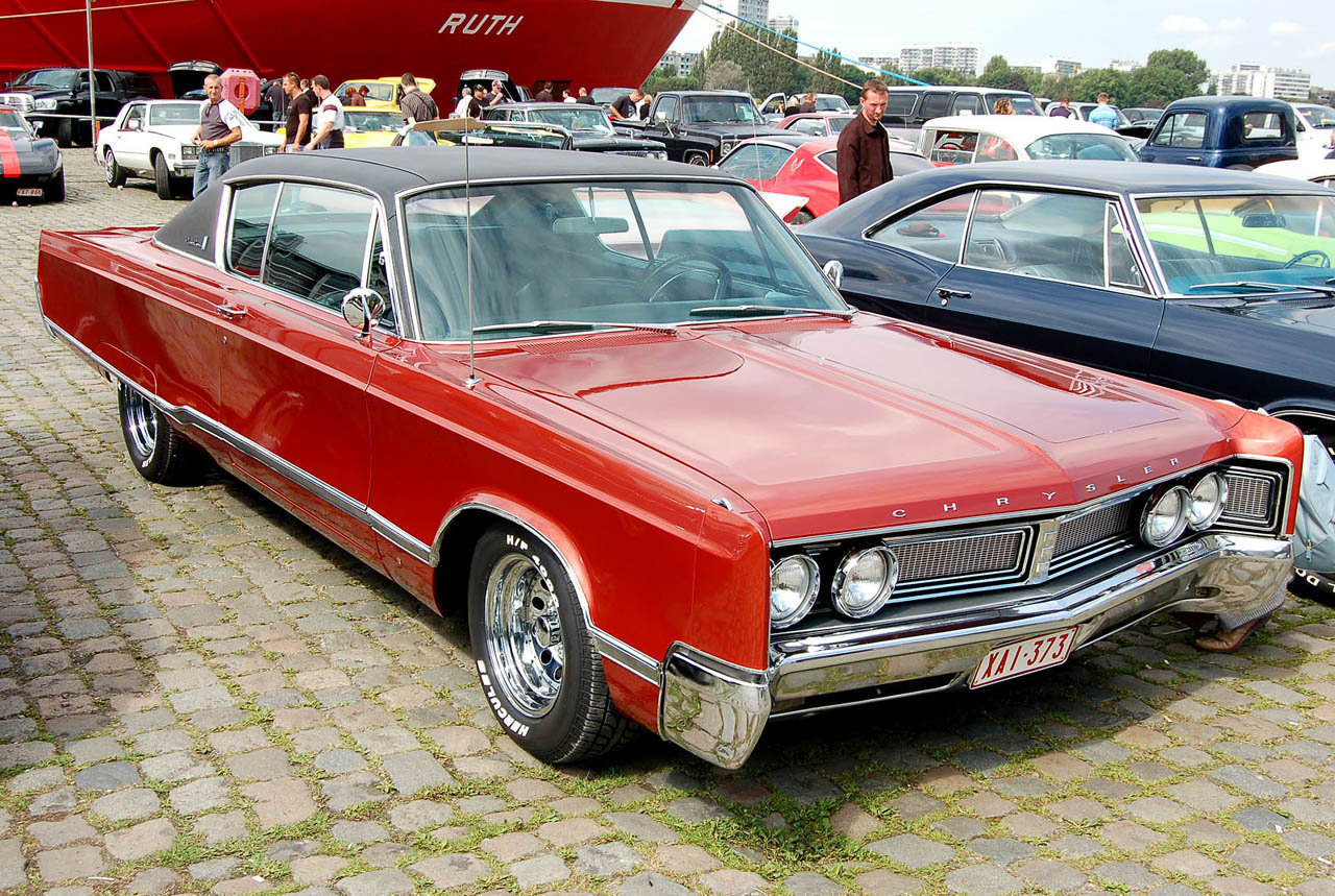 Chrysler Newport Custom HT Coupe