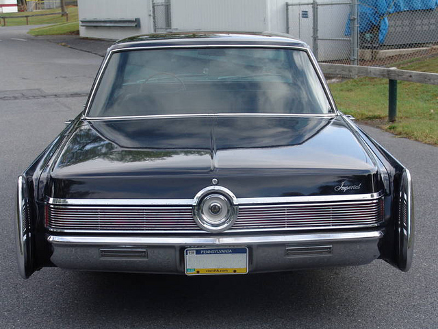 Chrysler 77 Crown sedan