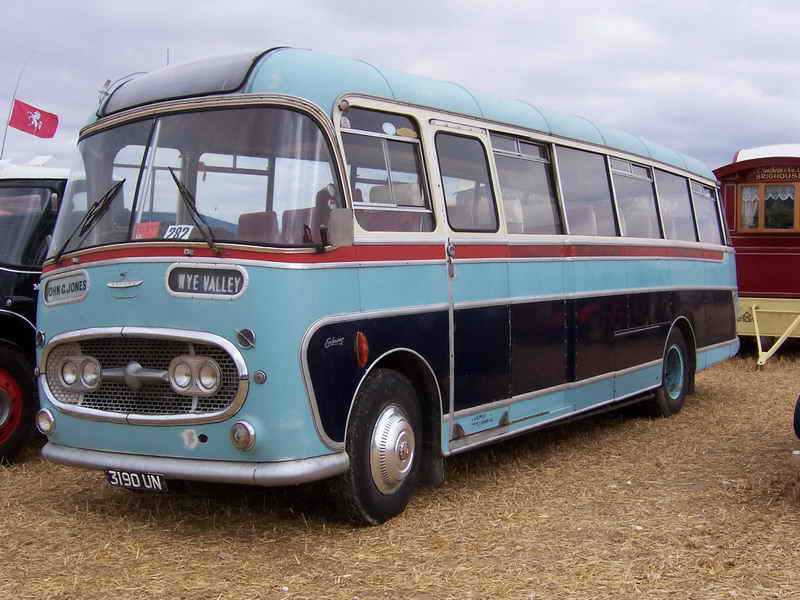 Commer bus