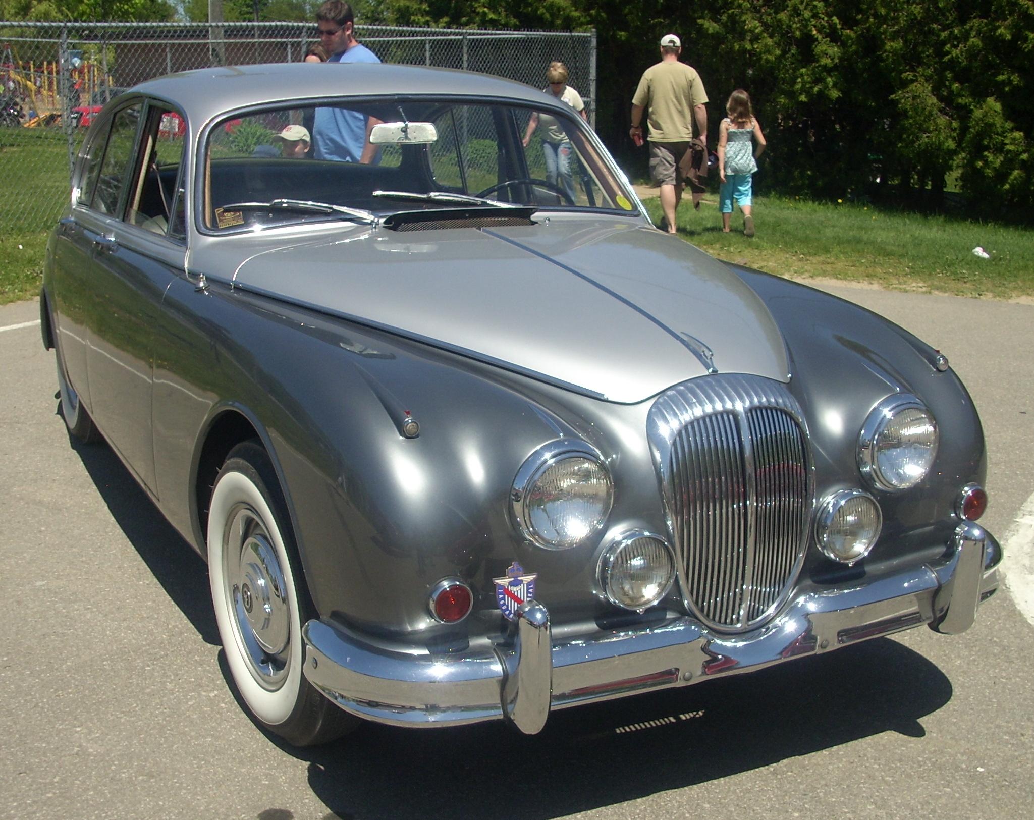 Daimler V8