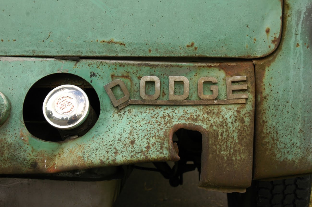 Dodge D-100 Power Wagon