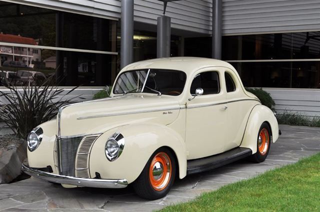 Ford Deluxe Coupe 29