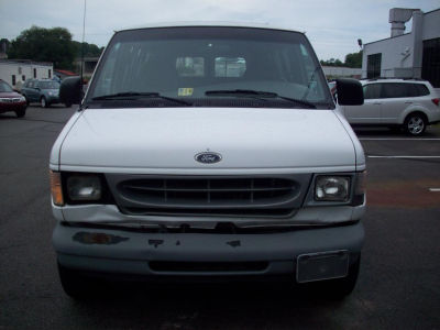 Ford E-250 Super Van