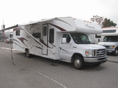 Ford E-450 XLT Super Duty