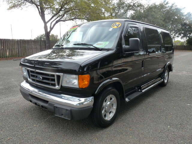 Ford Econoline 150 hi-top camper