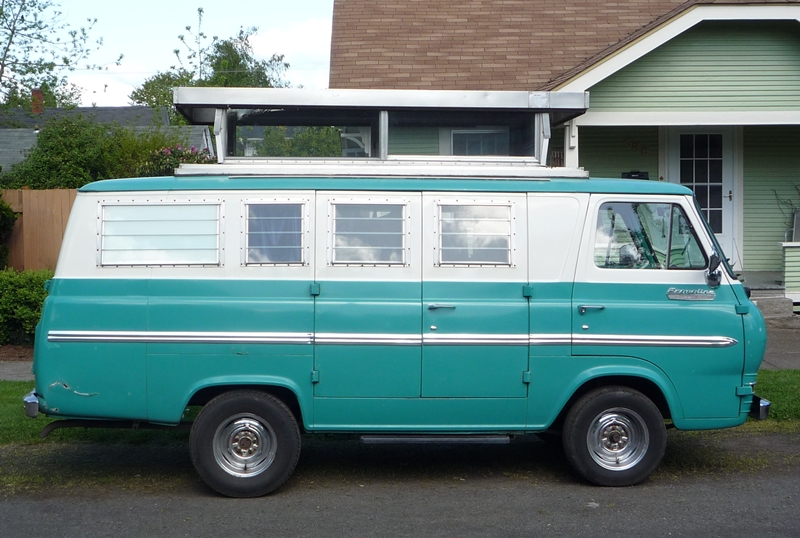 Ford Econoline 150 hi-top camper