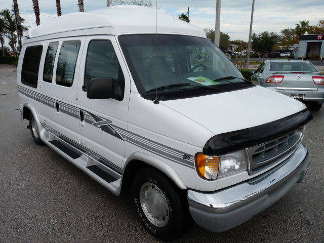 Ford Econoline 150 hi-top camper