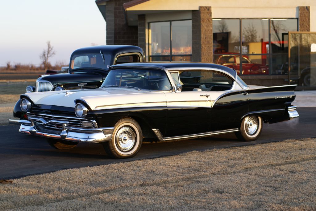 Ford Fairlane sedan 1955