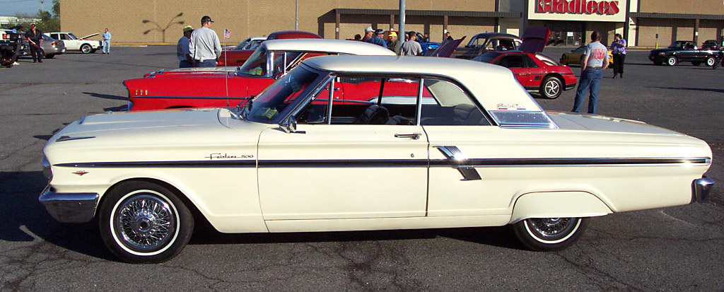 Ford Fairlane 500 Sport coupe