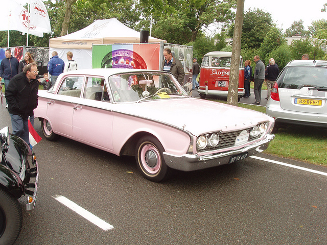 Ford Fairlane 500 Town Sedan