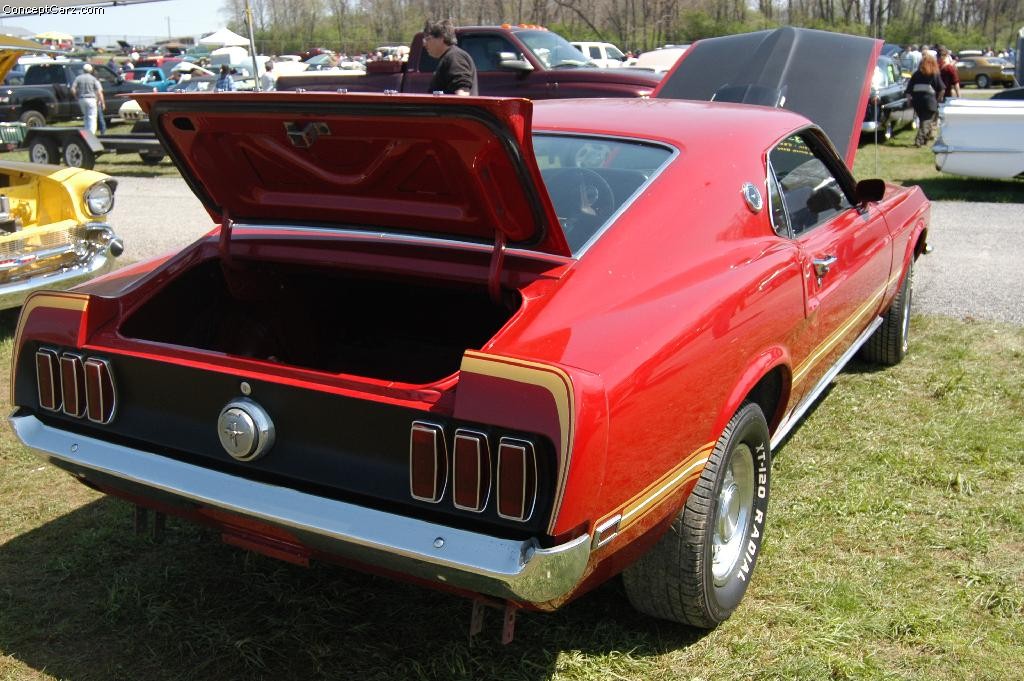 Ford Mustang GT 428 Cobra Jet fastback