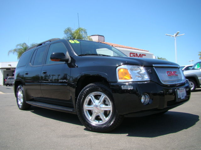 GMC Envoy XL Denali