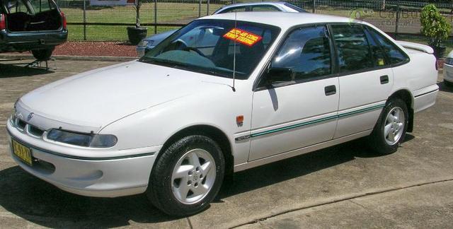 Holden Commodore Acclaim 38 V6 VX