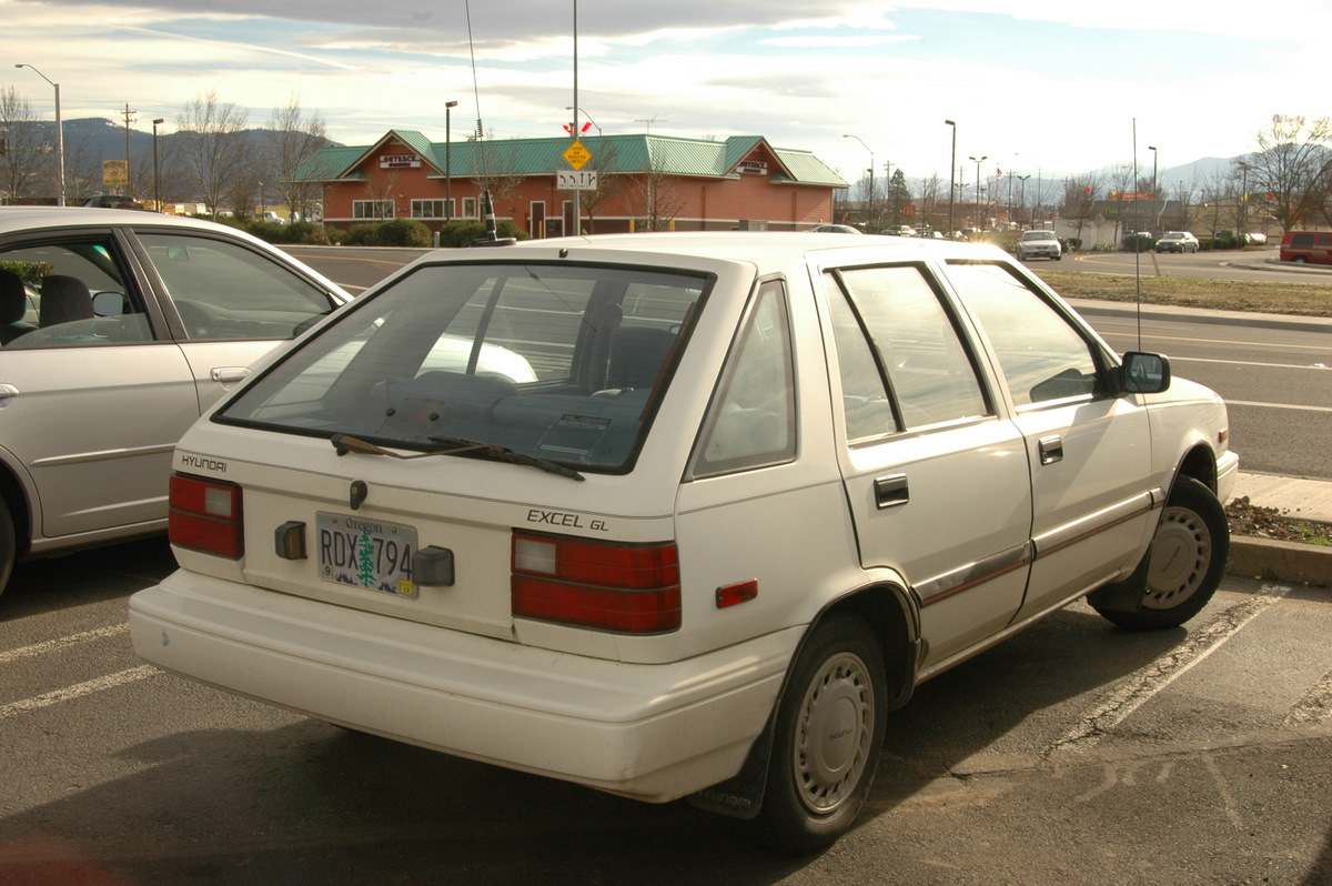 Hyundai Excel 13 GL Sedan