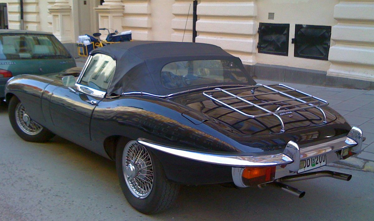 Jaguar E-Type 42