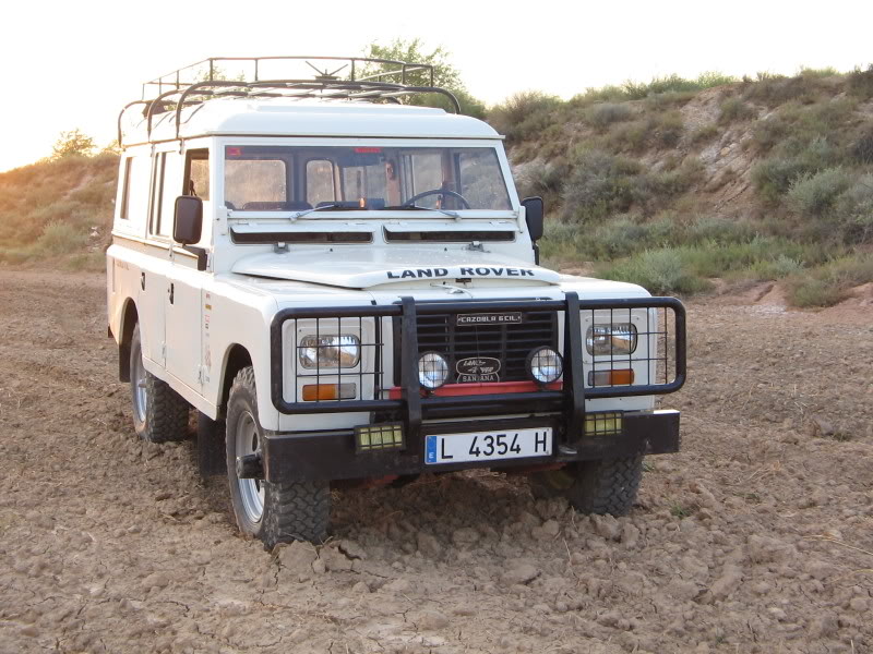 Land Rover Santana Cazorla Series III - specs, photos, videos and more ...