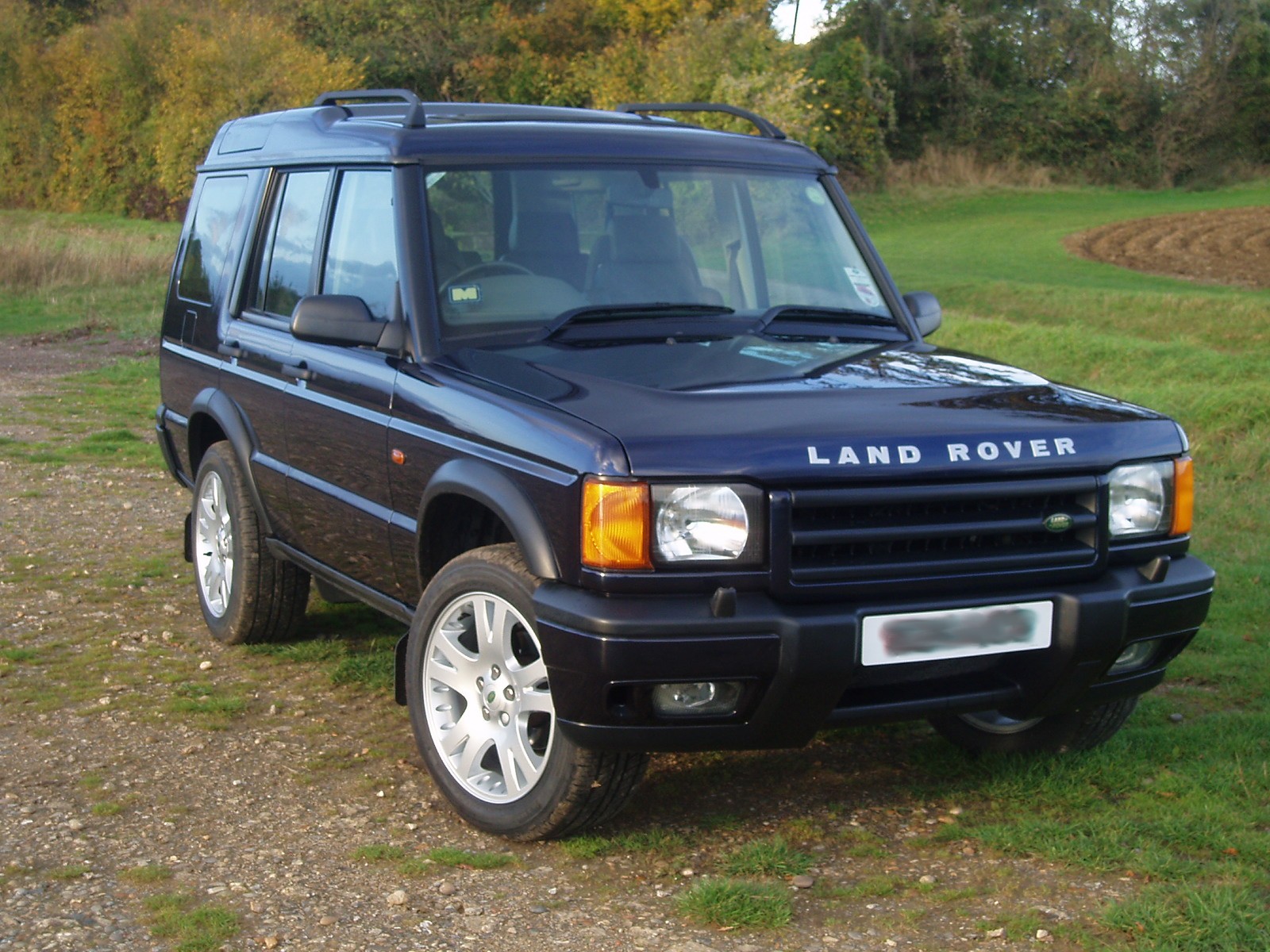 Дискавери выпуски. Ленд Ровер Дискавери 1. Land Rover Discovery 2 1990. 2004 Land Rover Discovery 1. Ленд Ровер Дискавери 2000.
