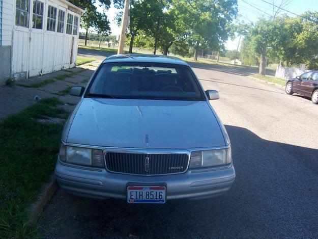 Lincoln Continental Signature Series