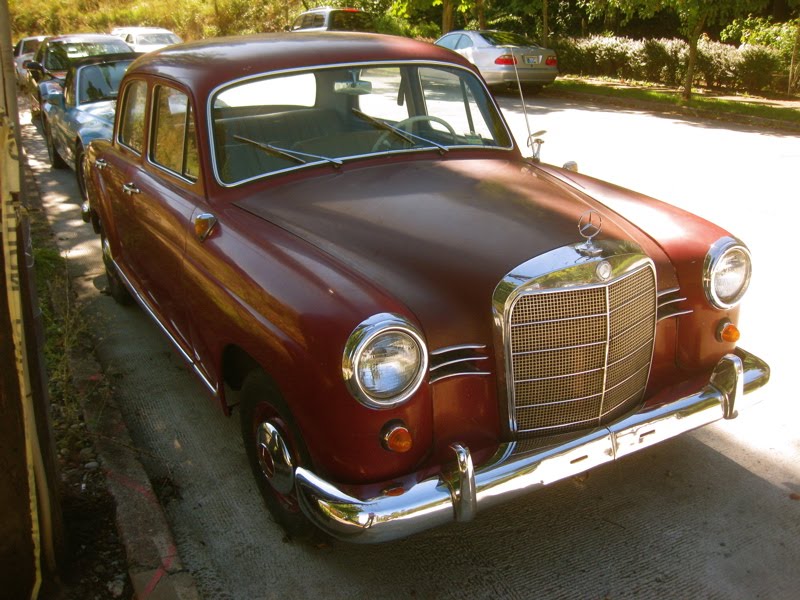 Mercedes-Benz 180B sedan