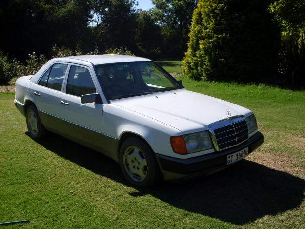 Mercedes-Benz 200E