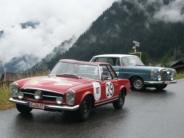 Mercedes-Benz 230 SL Coupe