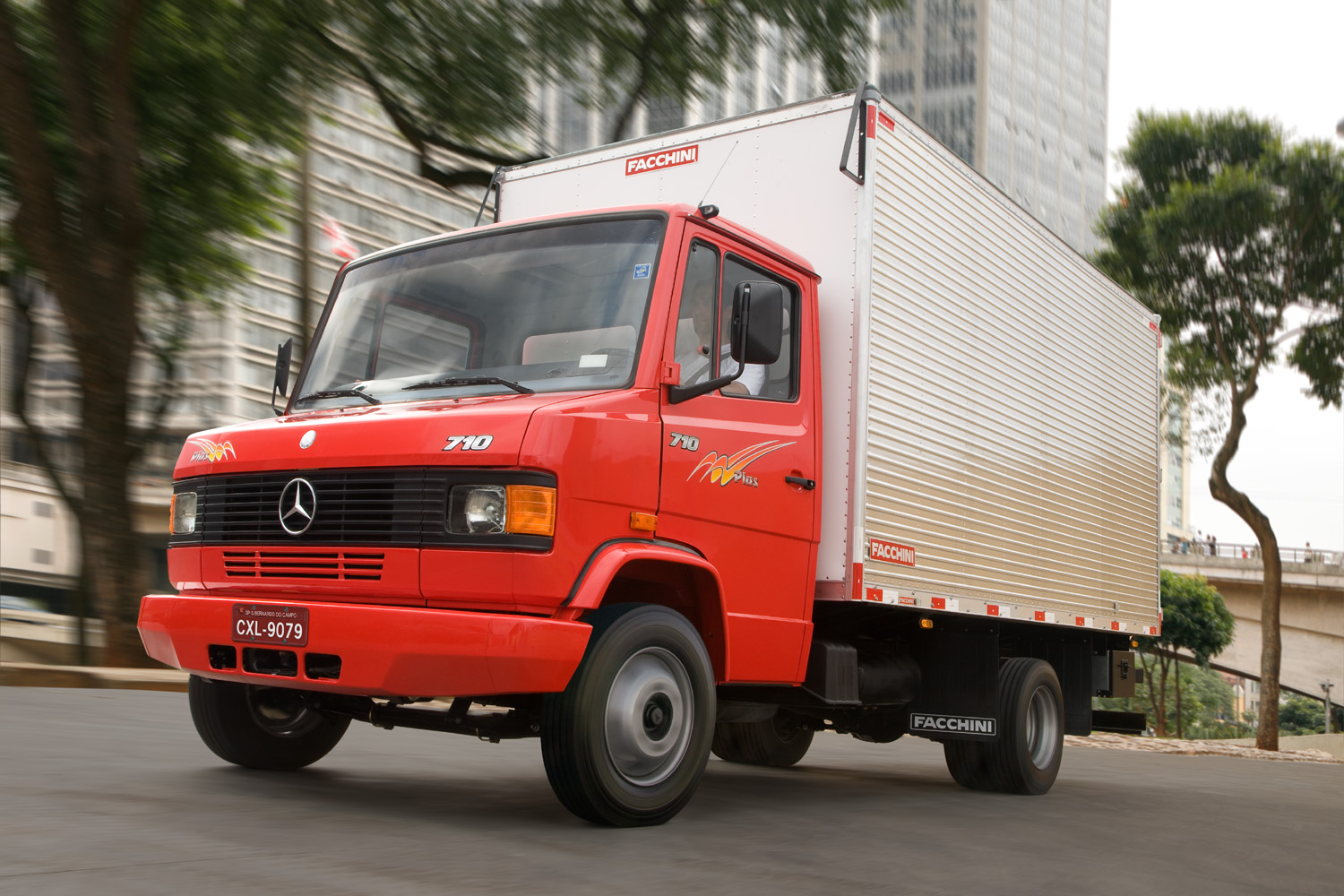 Mercedes-Benz 710 Plus