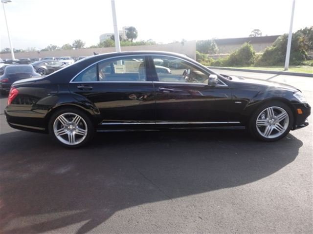 Mercedes-Benz D403