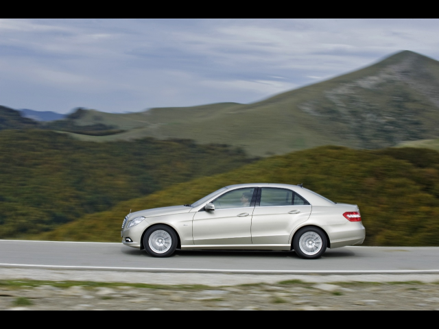 Mercedes-Benz E 250 CGi Elegance