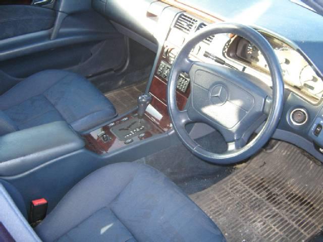 Mercedes-Benz E230 Elegance