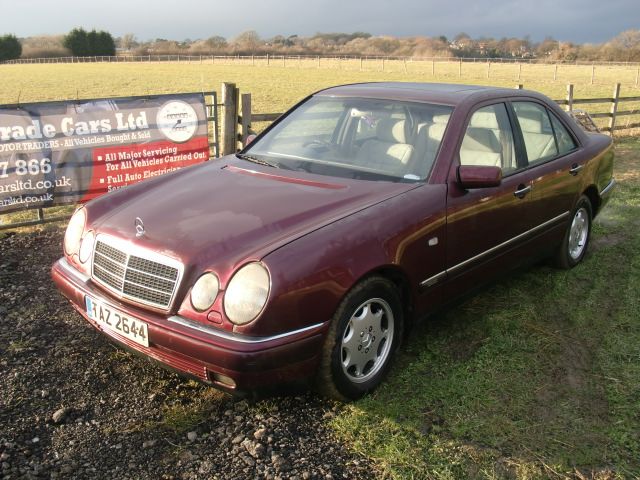 Mercedes-Benz E230 Elegance