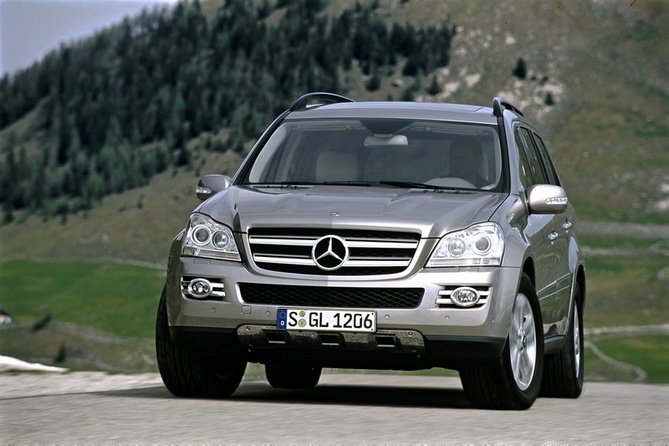 Mercedes-Benz GL500 4Matic-2 - specs, photos, videos and more on ...