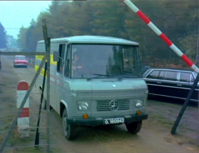 Mercedes-Benz L407