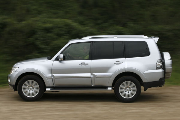 Mitsubishi Pajero Long Body