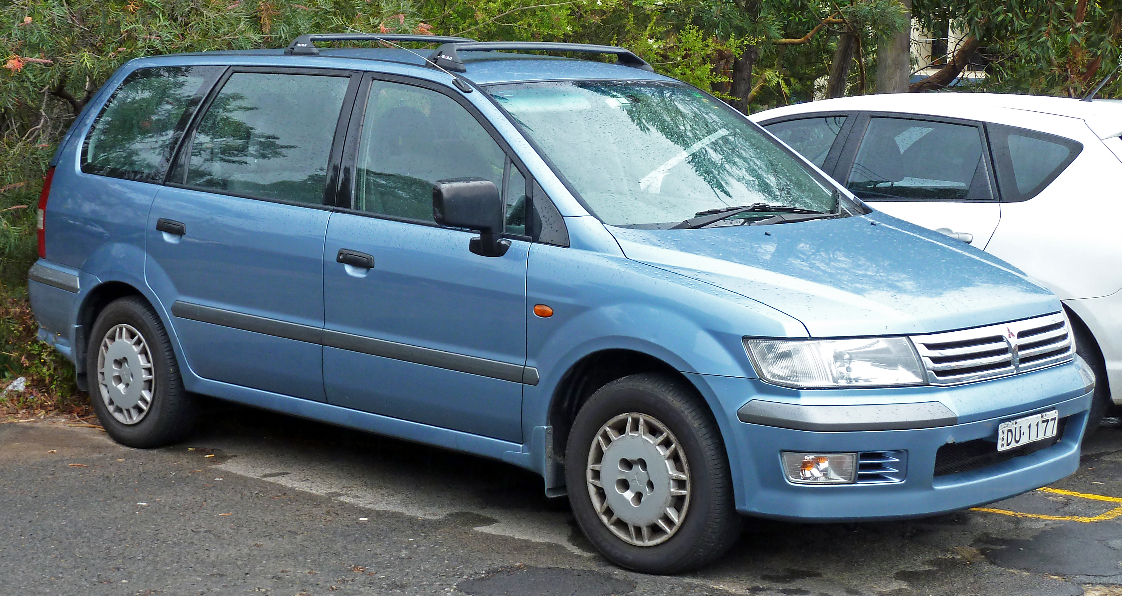 Mitsubishi Chariot GLXi