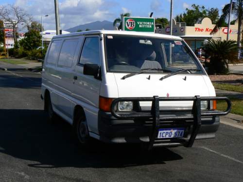 Mitsubishi Express