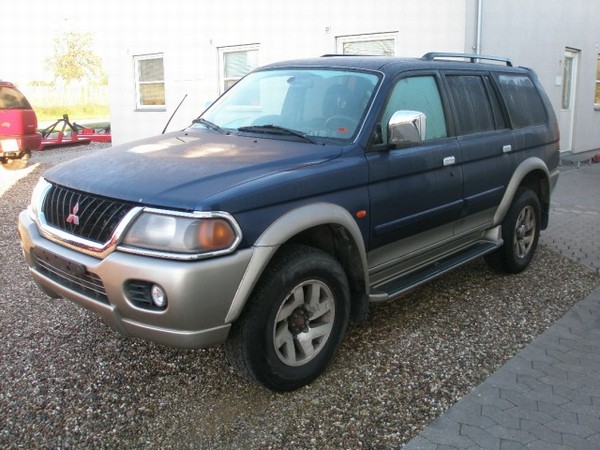 Mitsubishi Pajero 2800 V6