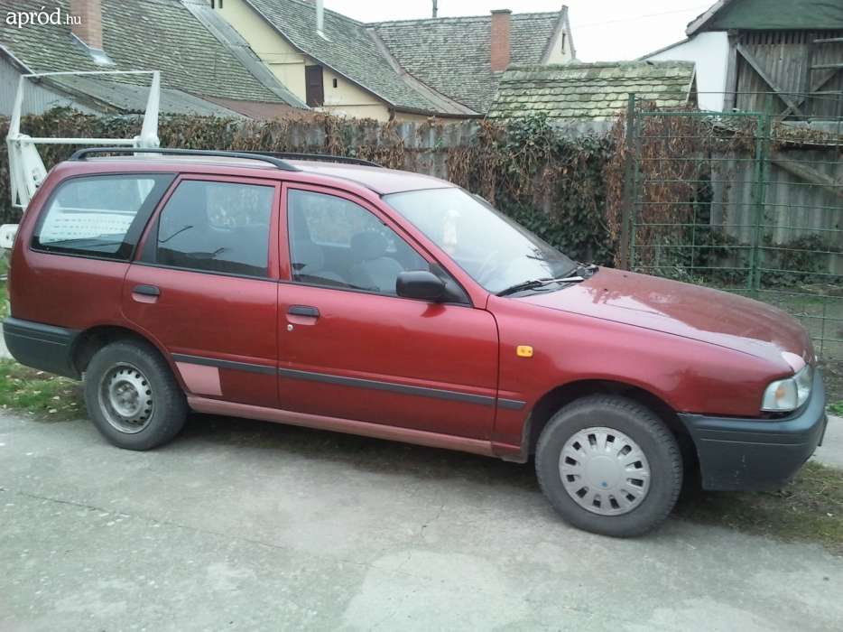 Nissan Sunny Combi