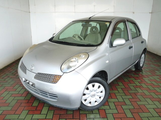 Nissan March 12