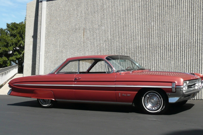 Oldsmobile 98 Holiday Coupe