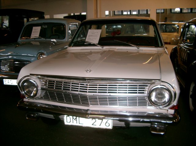Opel Rekord De Luxe 4dr