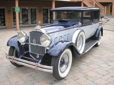 Packard 200 De Luxe 4dr