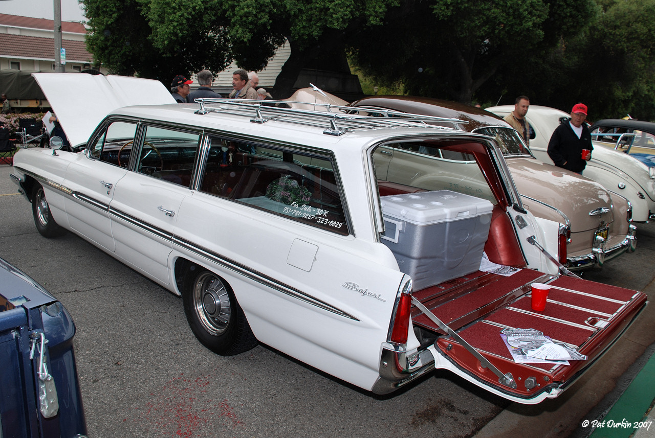 Pontiac Bonneville Station Wagon