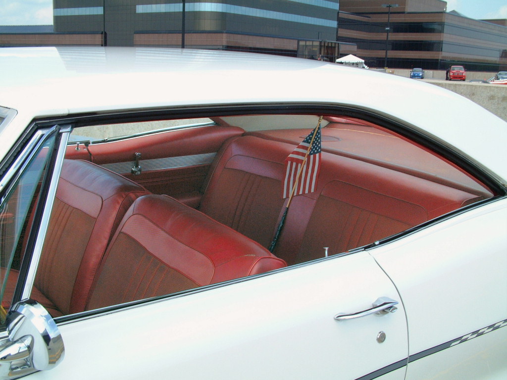 Pontiac Laurentian 2-door hardtop