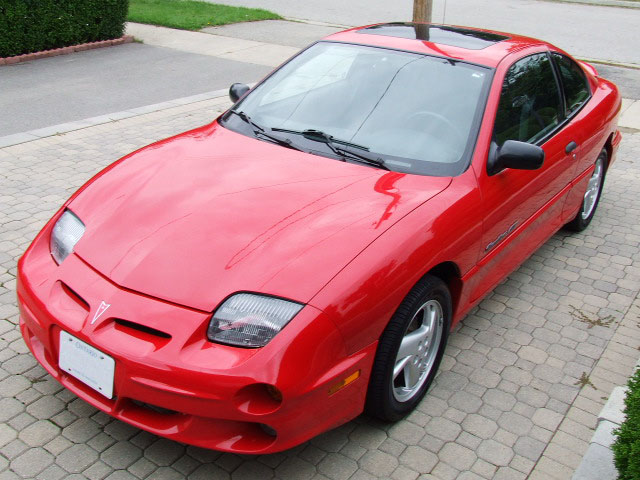 Pontiac Sunbird 2000