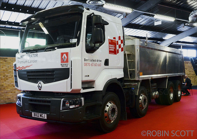 Renault Premium Lander 380
