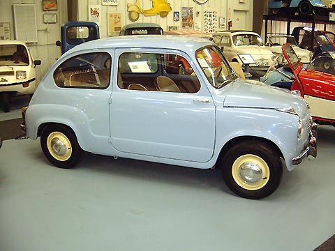 File:Seat 600 red vl TCE.jpg - Wikimedia Commons