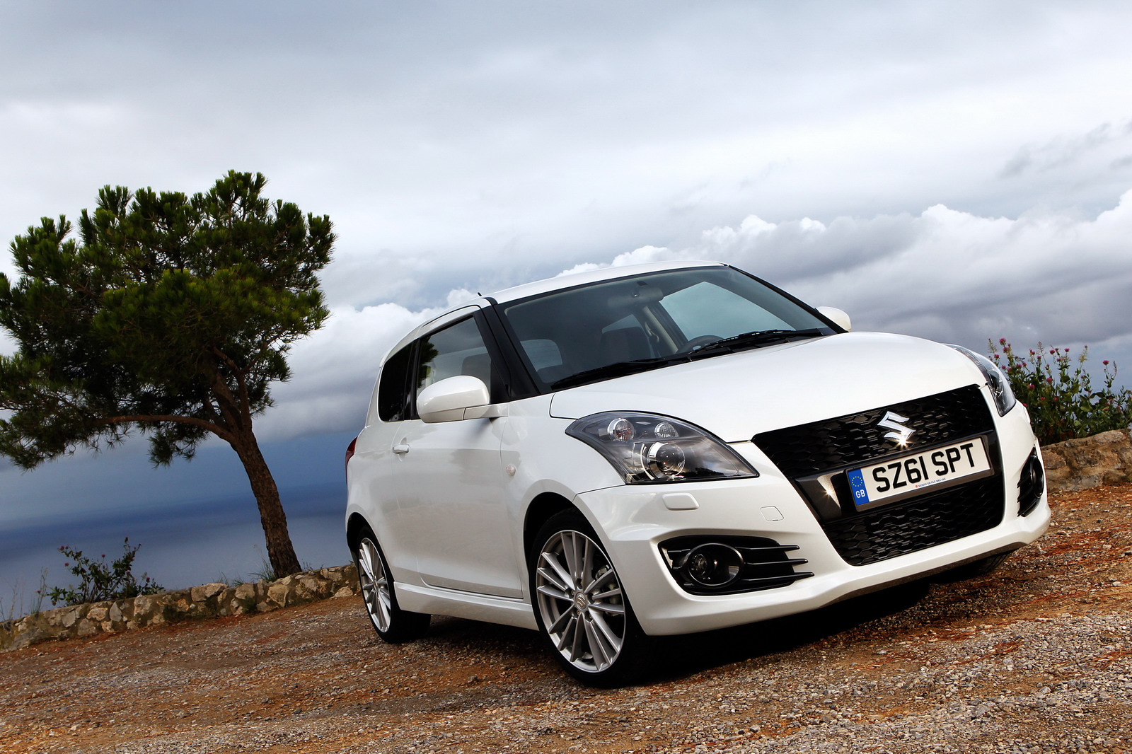 Suzuki Swift электрокар