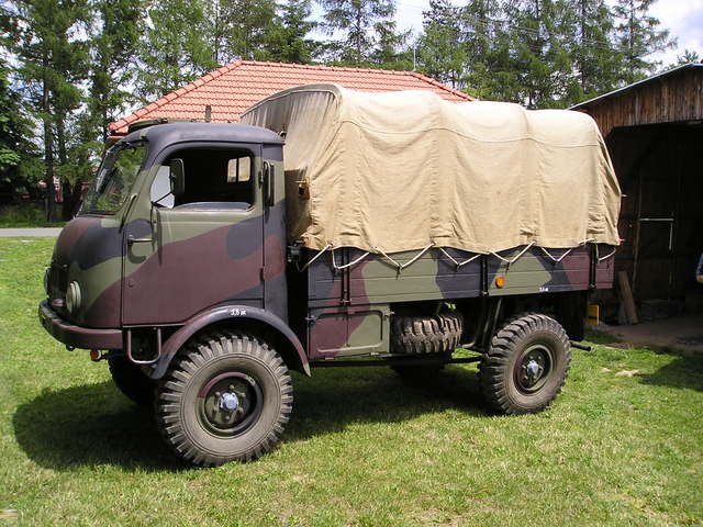 Tatra 805