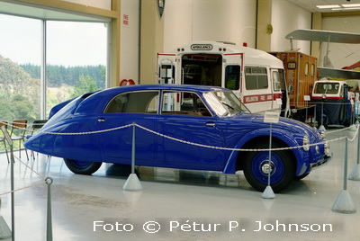 Tatra Saloon Model 77