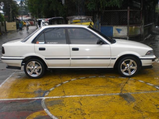 Toyota Corolla 16 GL hatchback